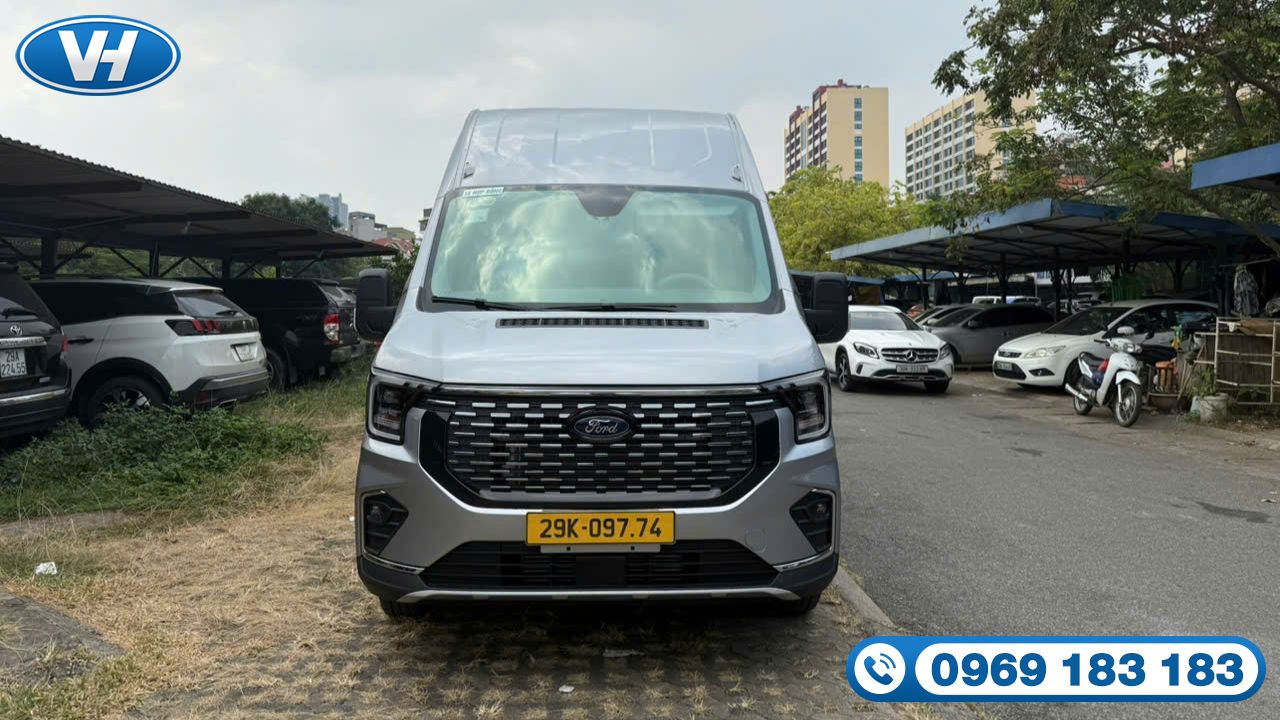 Thuê xe 18 chỗ Ford Transit Premium cao cấp cho các chuyến đi