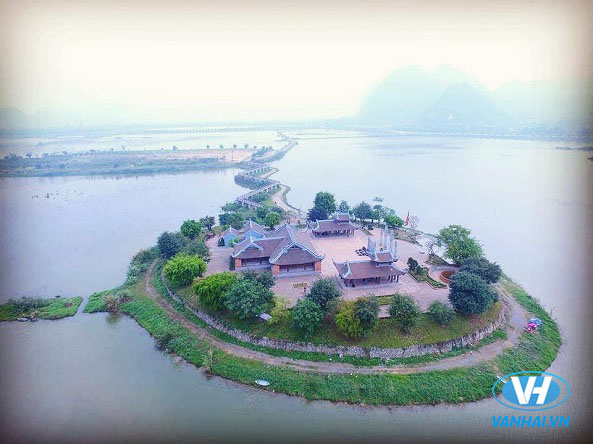 Phong cảnh hữu tình ở quần thể du lịch chùa Tam Chúc