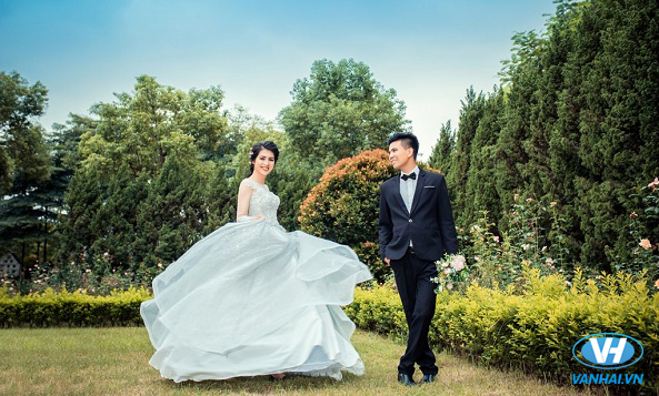 Hình cưới lung linh được chụp ngay tại biệt thự Hoa Hồng