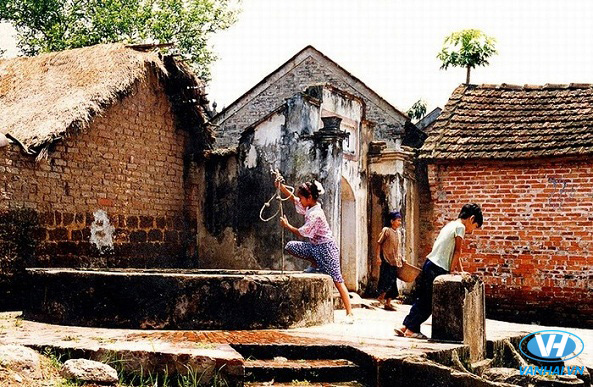 Không gian giếng cổ ở làng cổ Đường Lâm