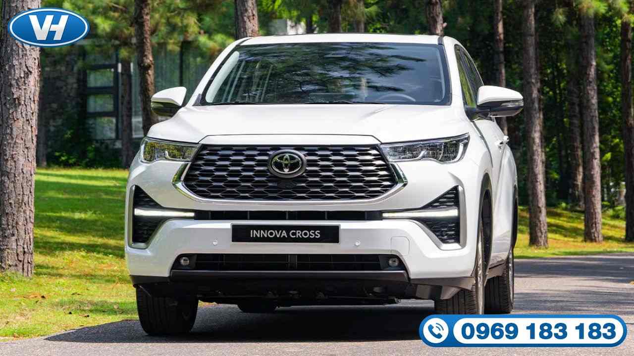 Bảng giá cho thuê xe 7 chỗ Toyota Innova Cross cạnh tranh