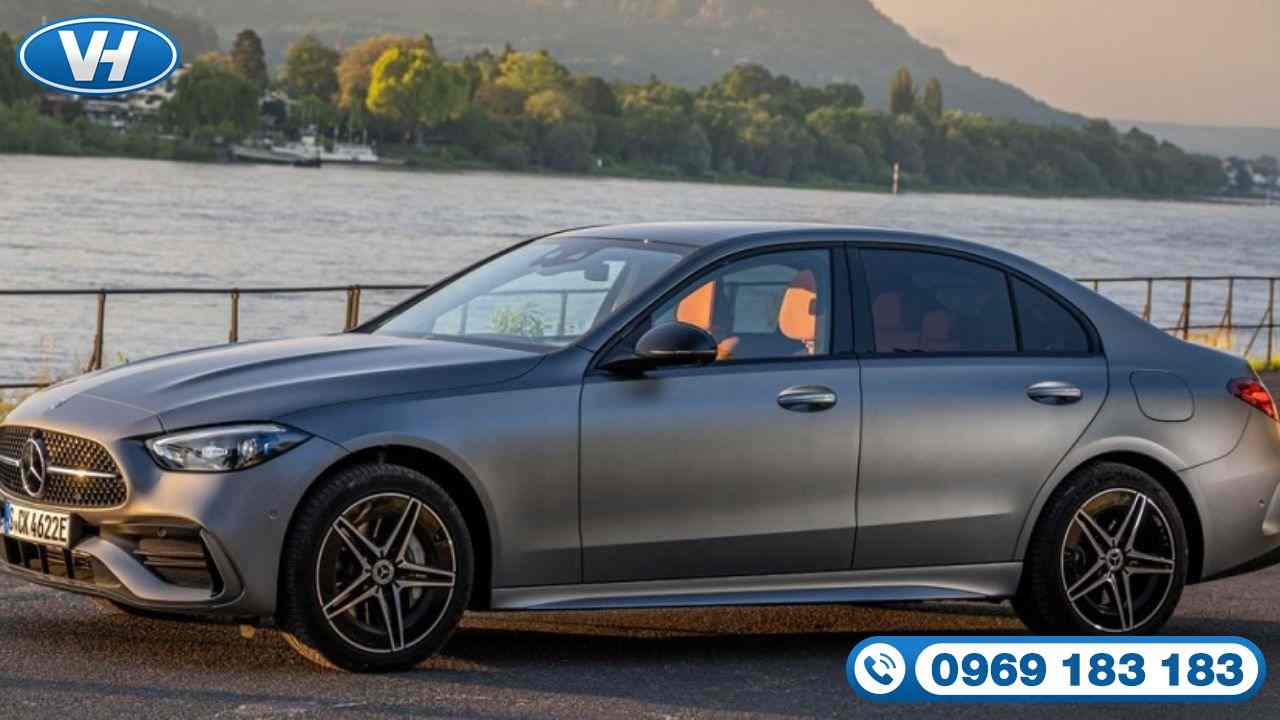 Giá cho thuê xe Mercedes tại quận Tây Hồ hợp lý, phải chăng