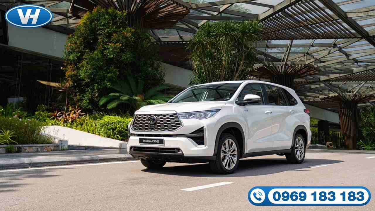 Vân Hải cho thuê xe 7 chỗ Toyota Cross giá rẻ ưu đãi
