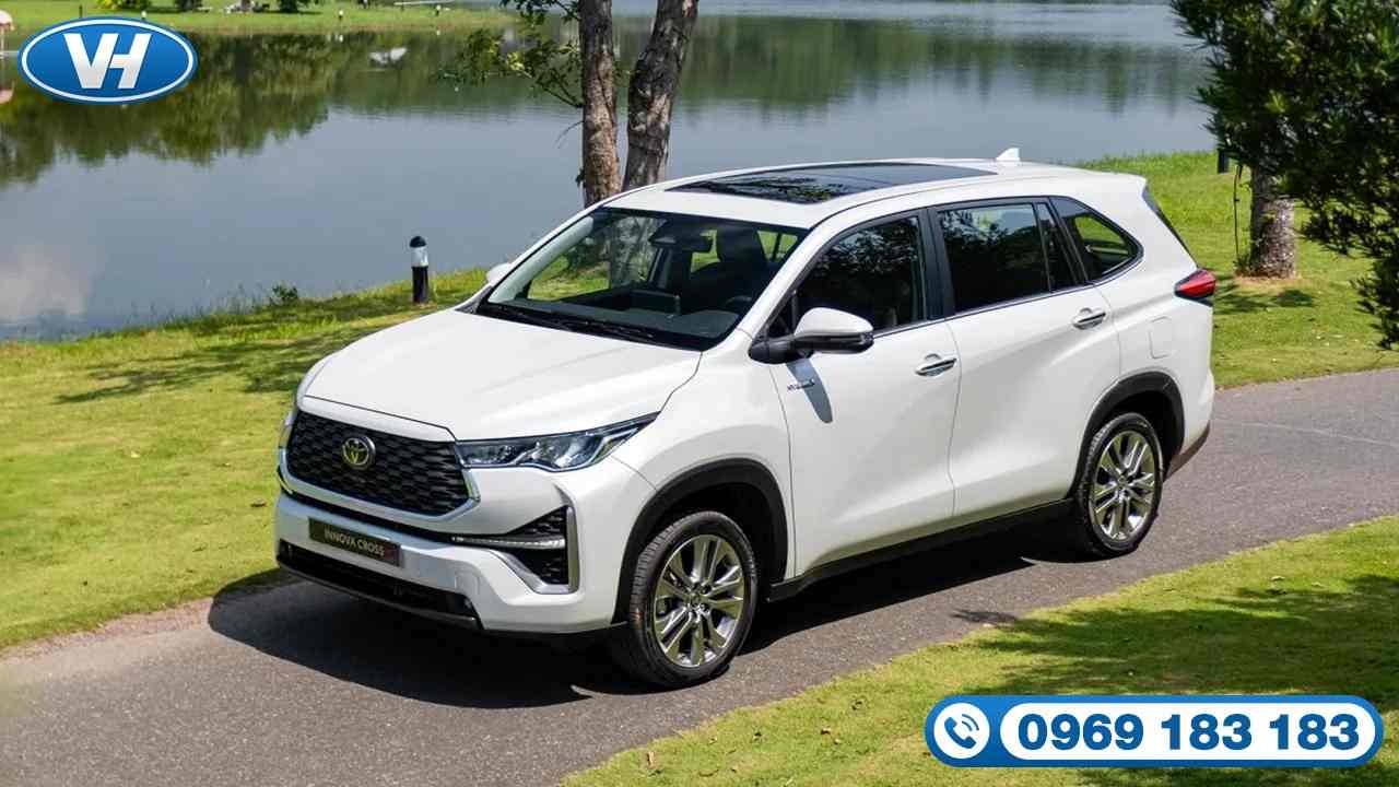 Vân Hải cho thuê xe 7 chỗ Toyota Cross giá rẻ cạnh tranh