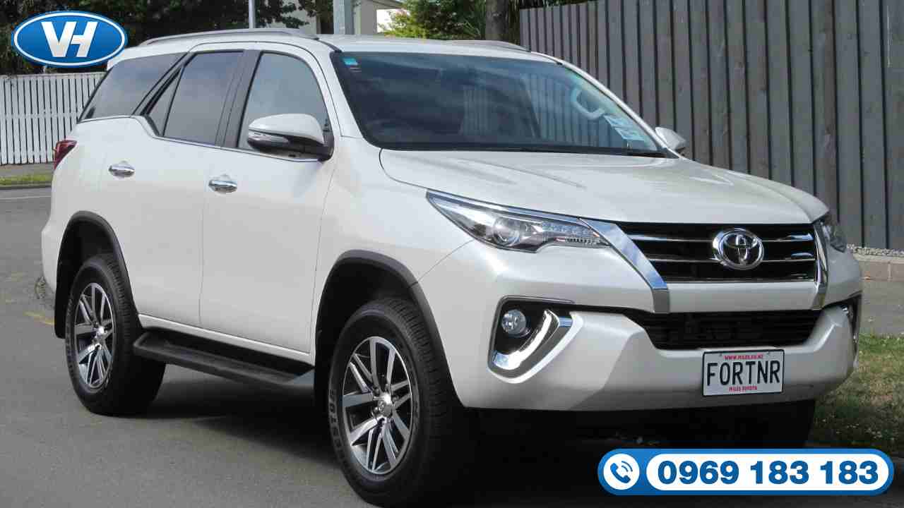 Giá cho thuê xe 7 chỗ Toyota Fortuner tại Thạch Thất hợp lý