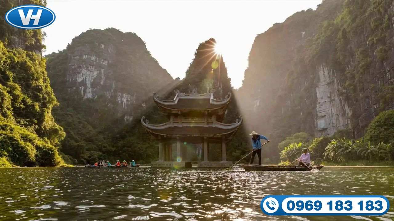 Hành trình khám phá Tràng An đáng nhớ với dịch vụ xe tin cậy