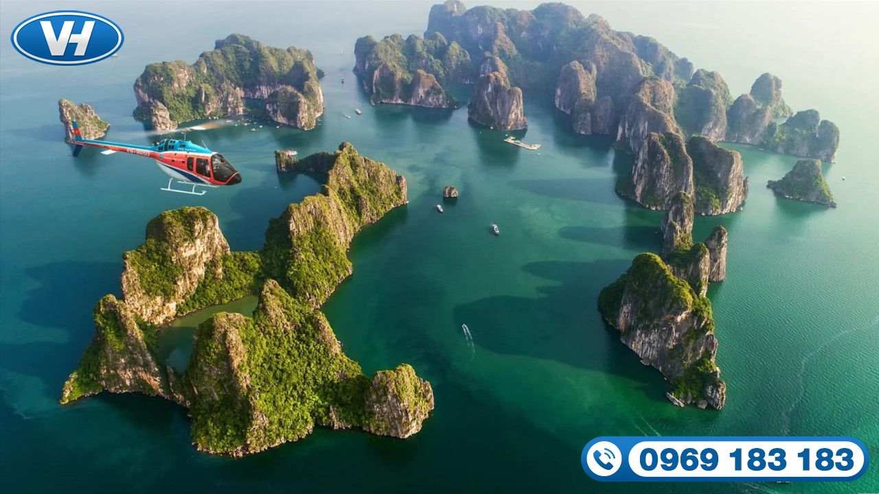 Khung cảnh Vịnh Hạ Long tựa chốn tiên cảnh