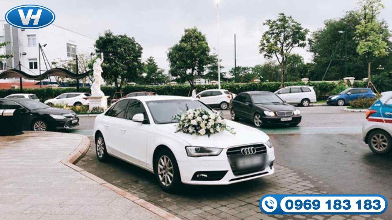 Xe cưới màu trắng sang trọng được rất nhiều cặp đôi ưa thích