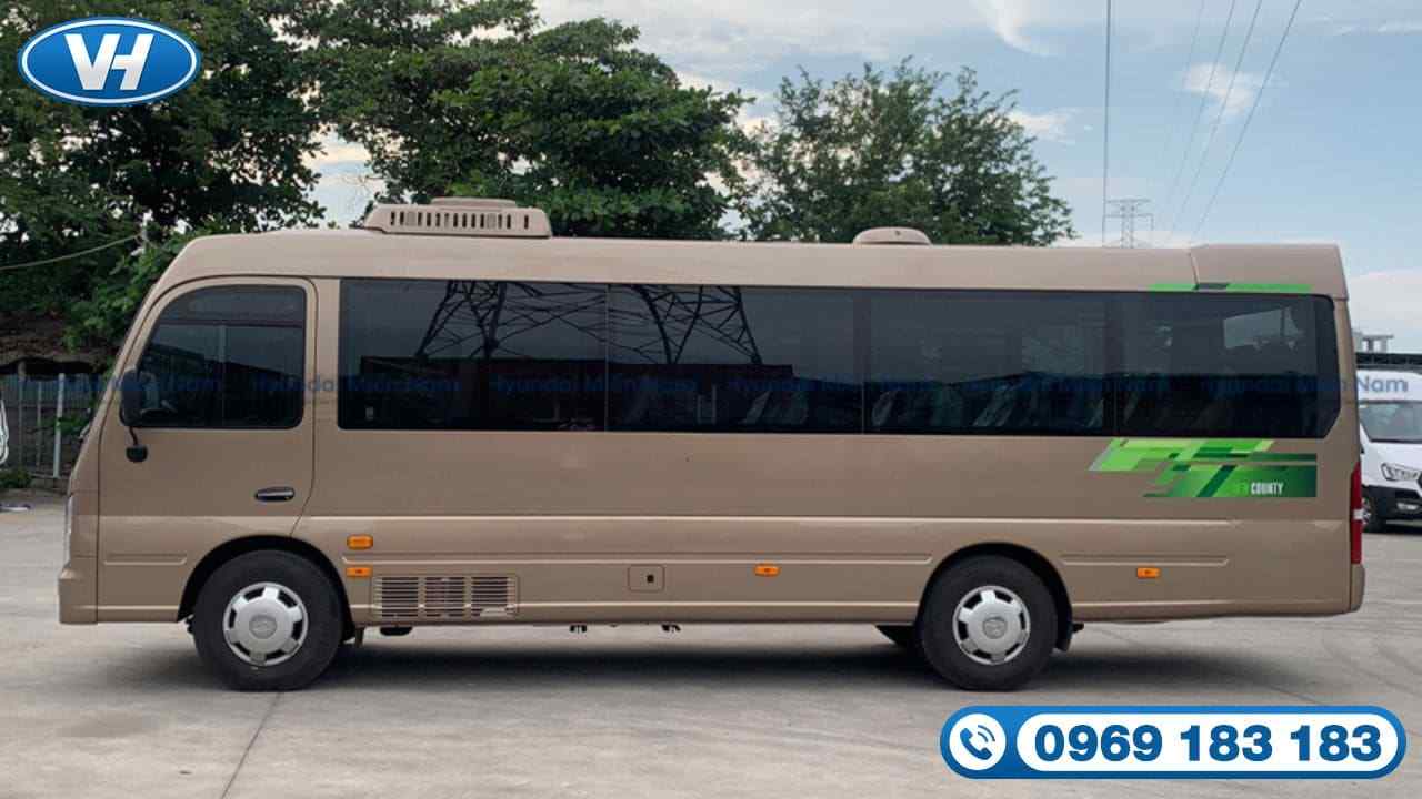 Xe mới đẹp, hiện đại giúp hành trình đi lại thoải mái