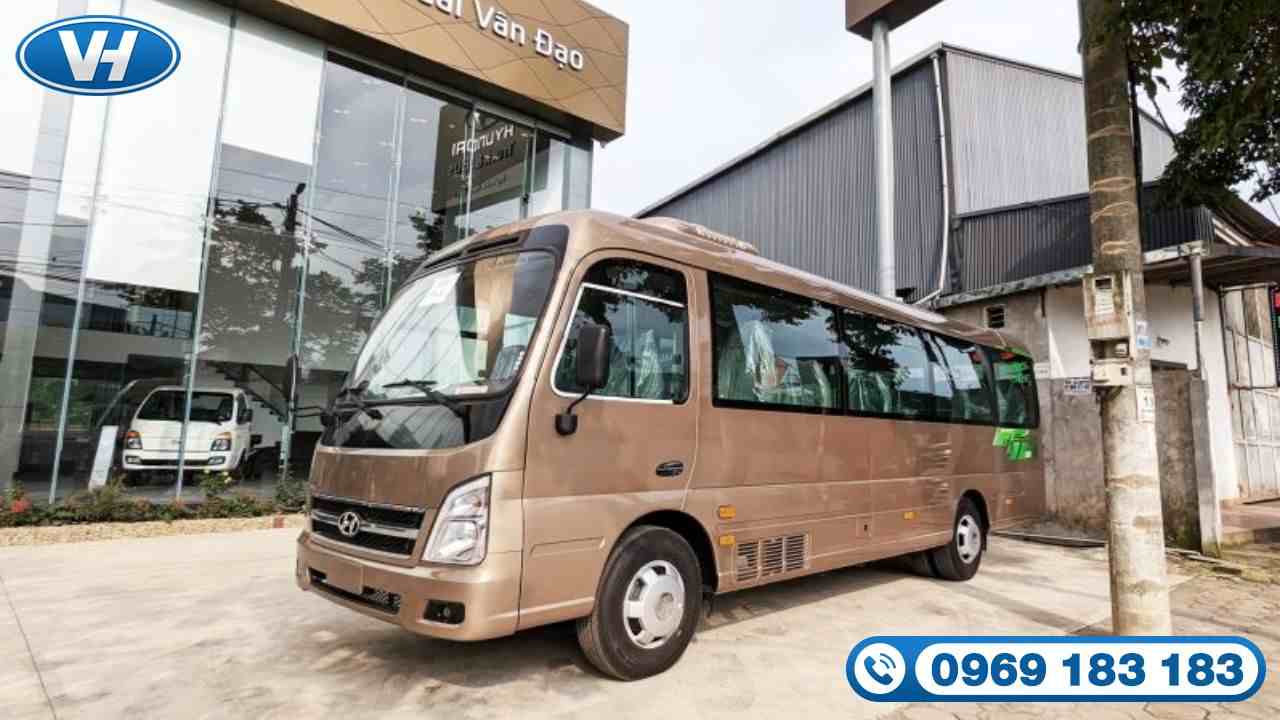 Hành trình Hà Nội - Mù Cang Chải trở nên suôn sẻ với dịch vụ thuê xe 29 chỗ