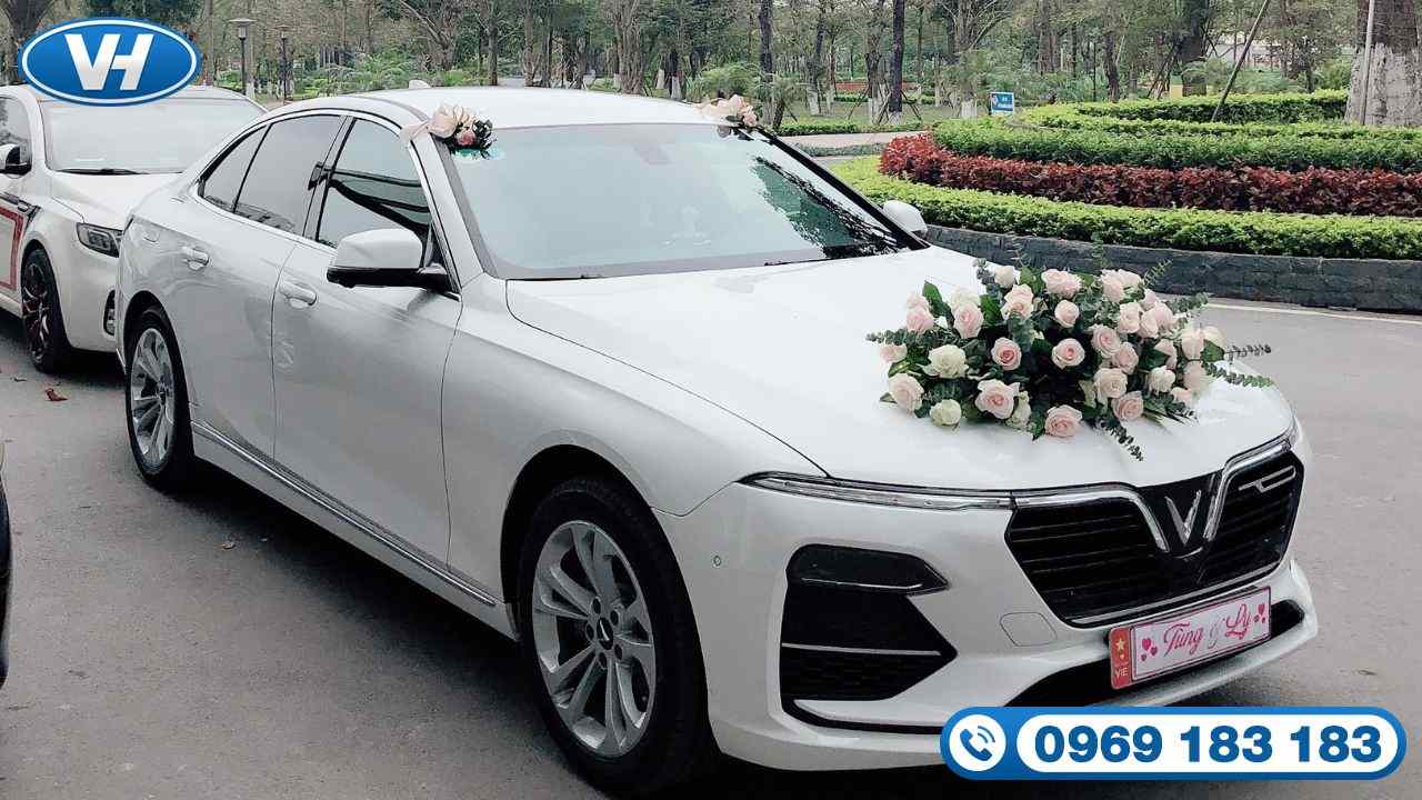 Xe cưới sang trọng là lựa chọn của nhiều cặp đôi