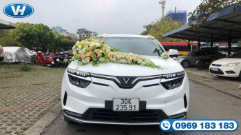 Xe cưới màu gì sang trọng và hợp phong thủy năm 2026?