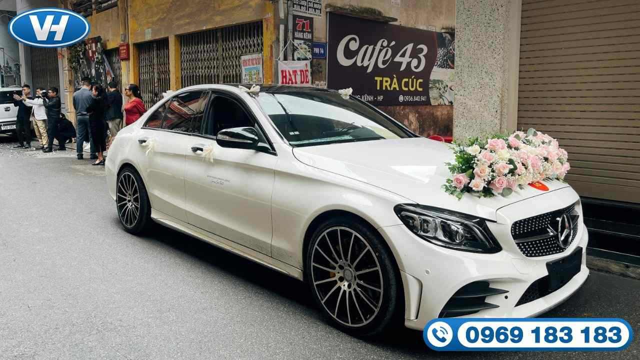 Nên đặt thuê xe sớm để chọn được dòng xe ưng ý