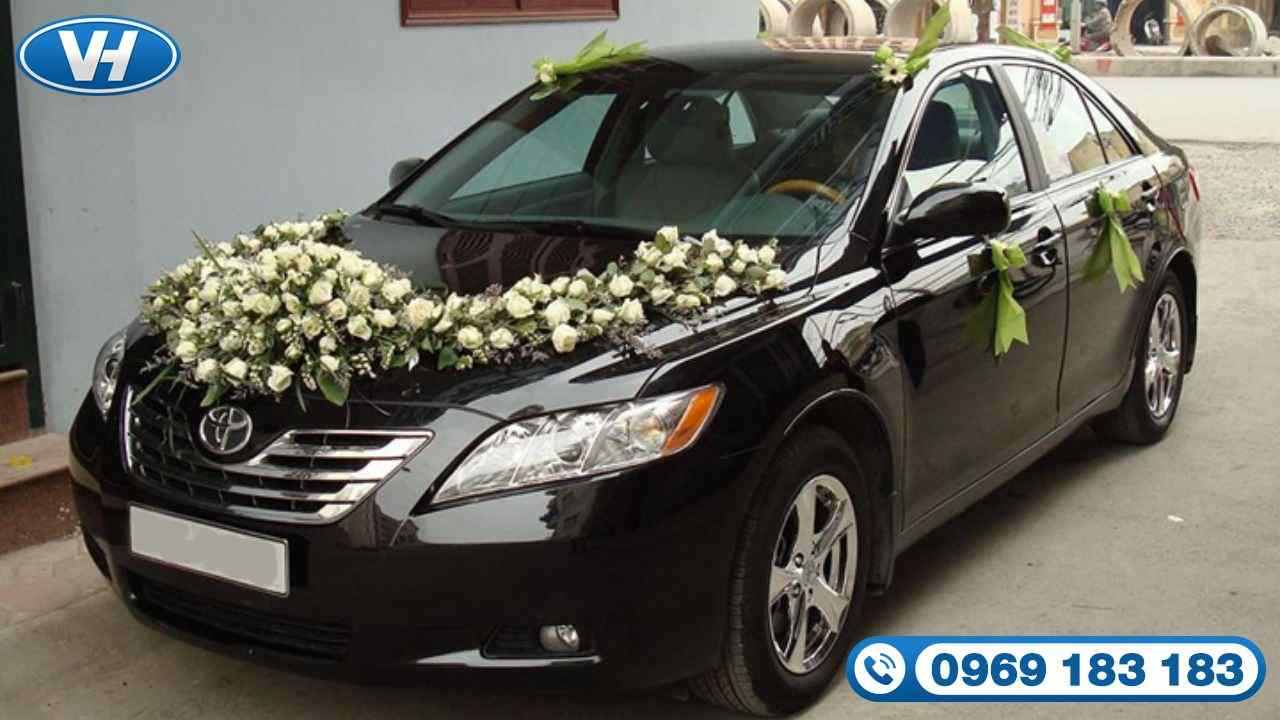 Xe cưới màu đen mang vẻ đẹp sang trọng