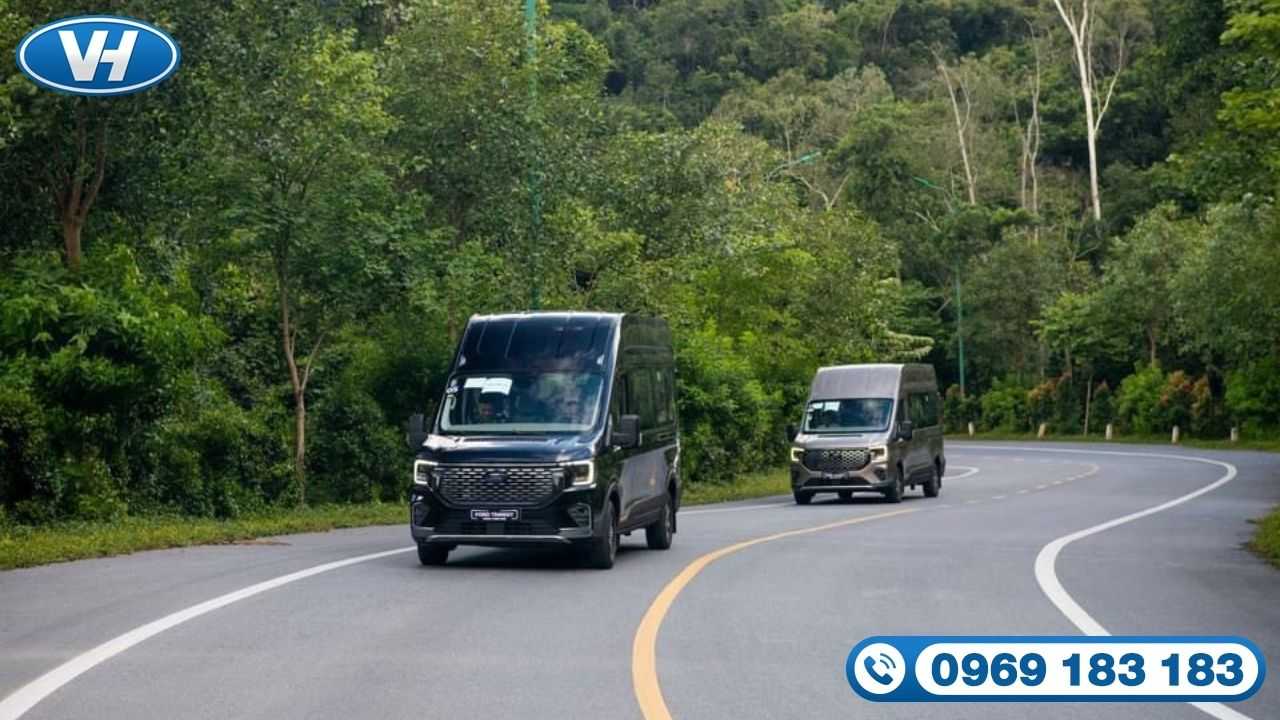 Không gian xe rộng rãi lý tưởng cho đoàn hành hương