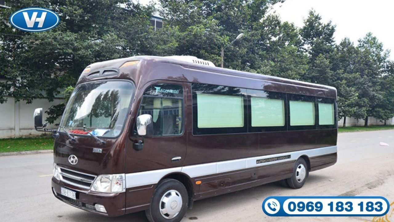 Đặt xe dễ dàng qua hotline để tận hưởng dịch vụ