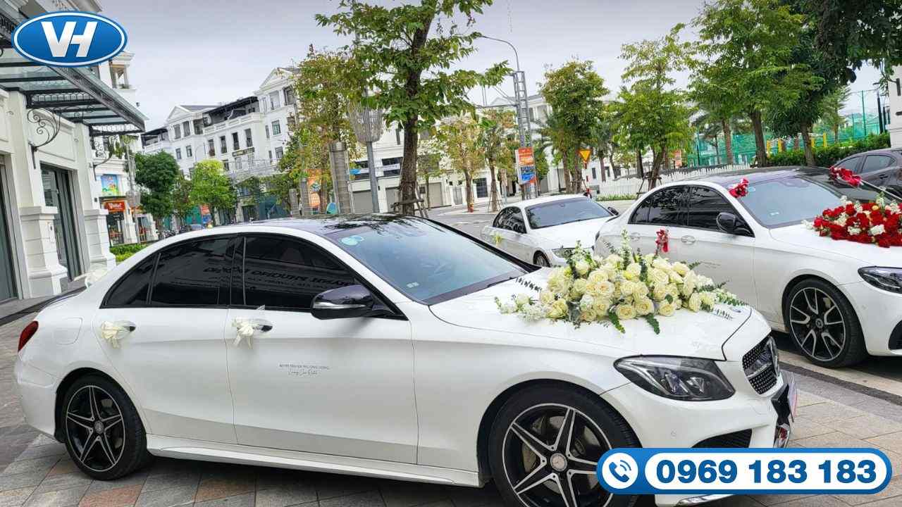 Trang trí xe cưới tinh tế tạo điểm nhấn