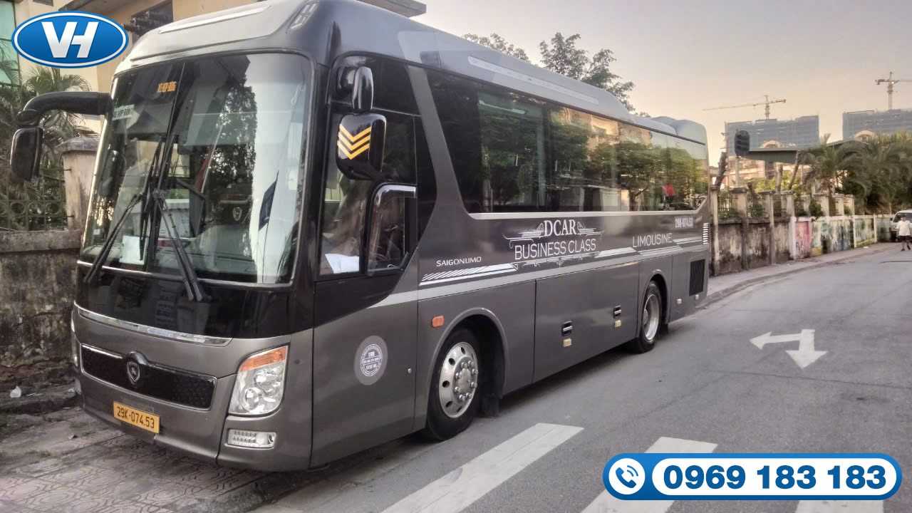 Xe Limousine 19 chỗ rộng rãi, phù hợp các đoàn khách