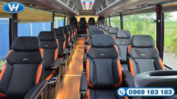 Thuê xe Limousine 31 chỗ giá ưu đãi phù hợp tour và công ty