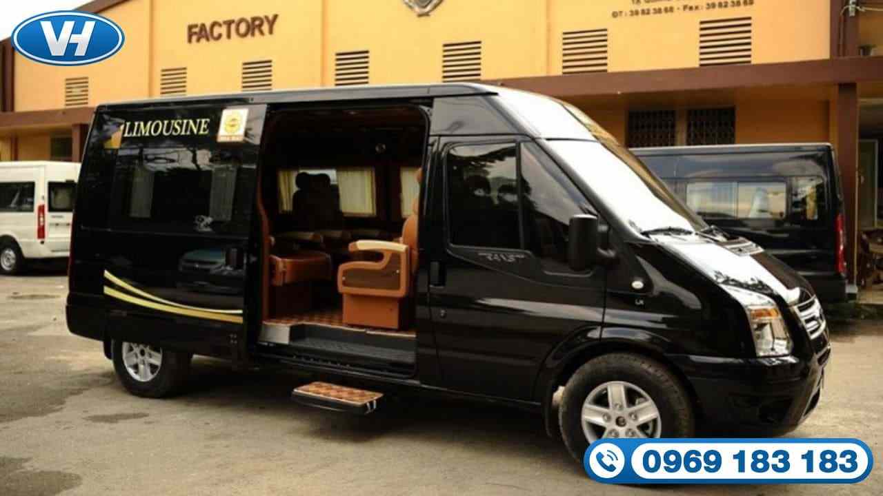 Xe rộng rãi cho nhóm bạn khám phá Hòa Bình