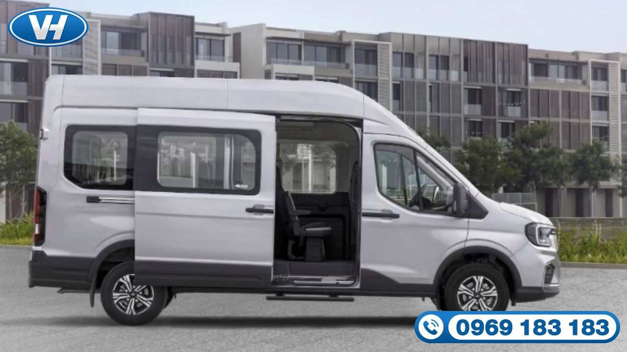 Không gian xe đáp ứng nhu cầu chứa thêm các hành lý đoàn Không gian xe đáp ứng nhu cầu chứa hành lý