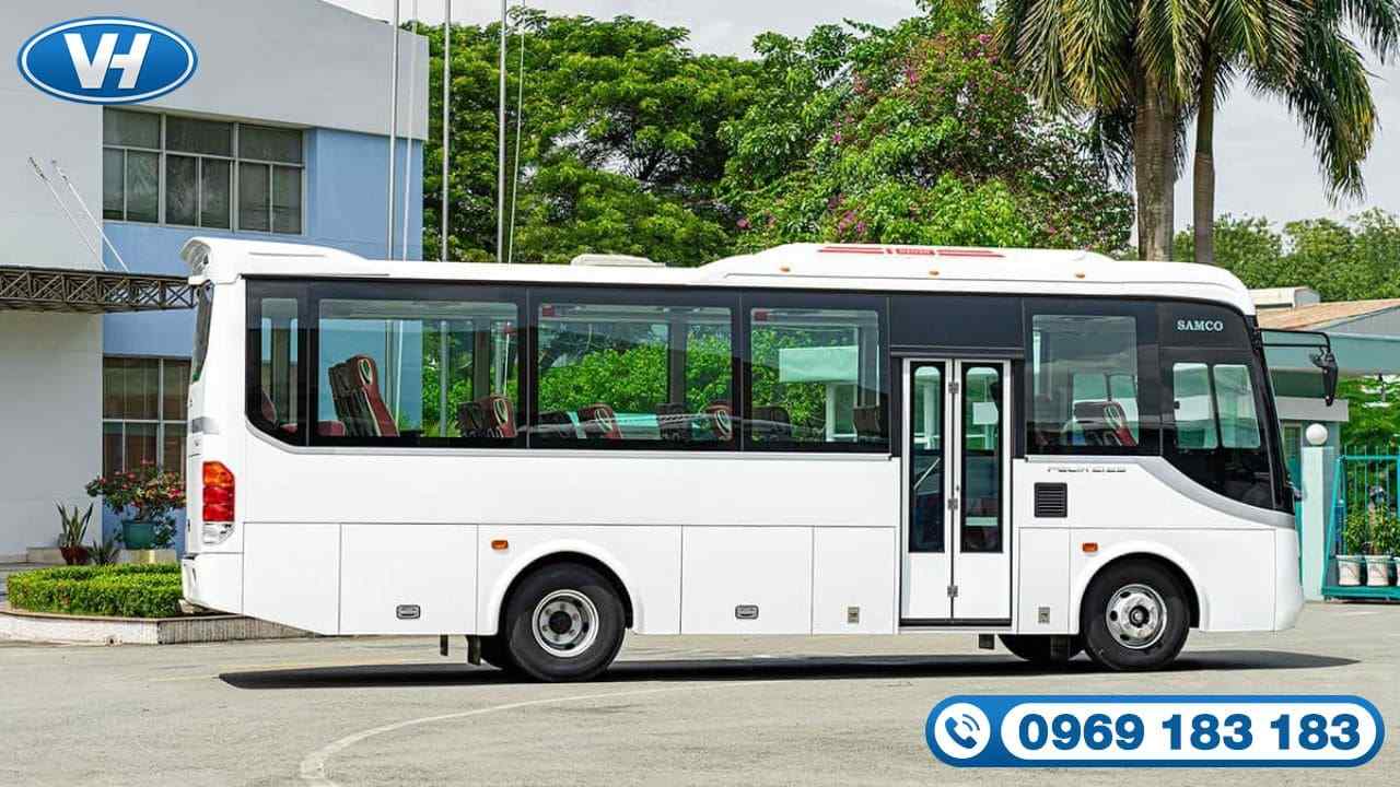 Tài xế chuyên nghiệp đồng hành suốt chuyến đi Pù Luông Tài xế đồng hành suốt chuyến đi Pù Luông