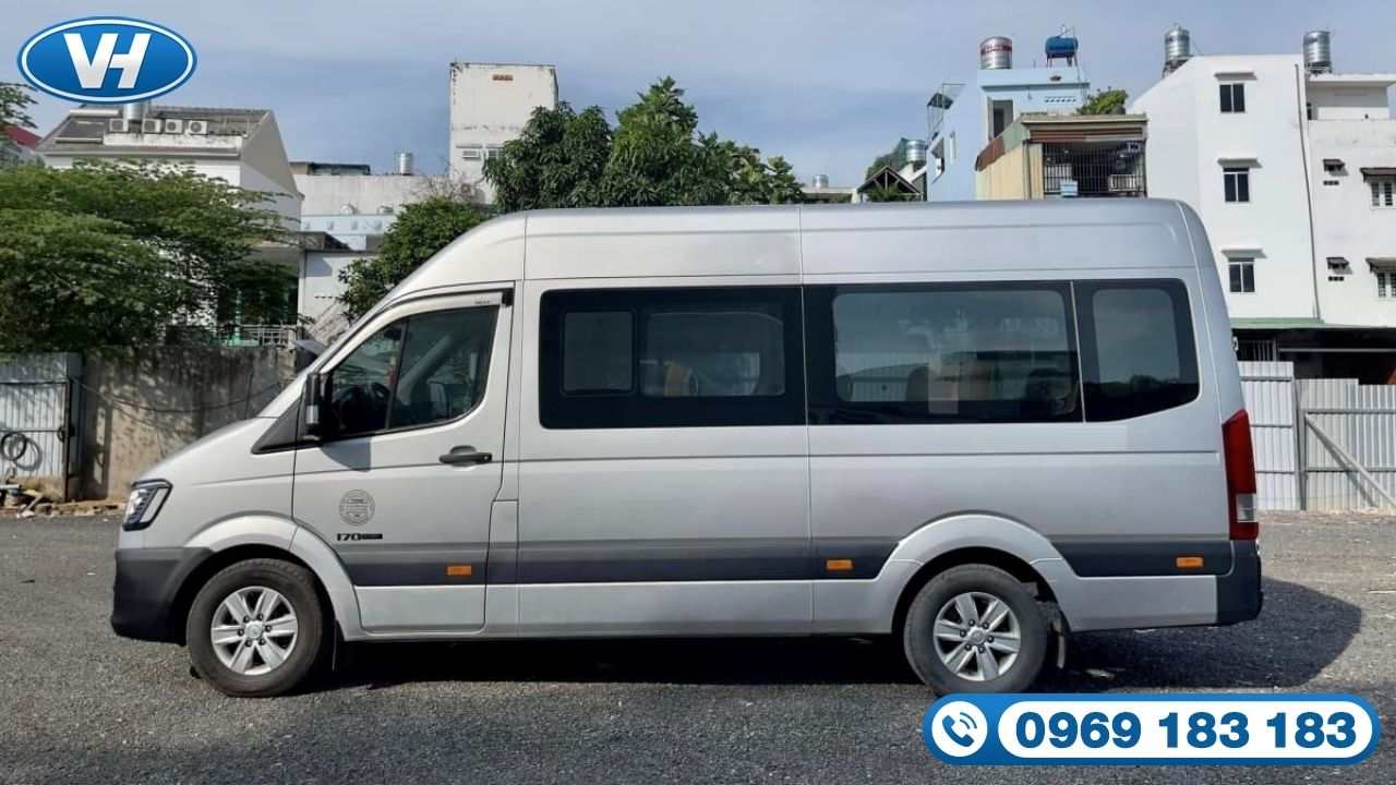 Xe 16 chỗ phù hợp cho đoàn đông người kèm hành lý Xe 16 chỗ phù hợp cho đoàn đông người